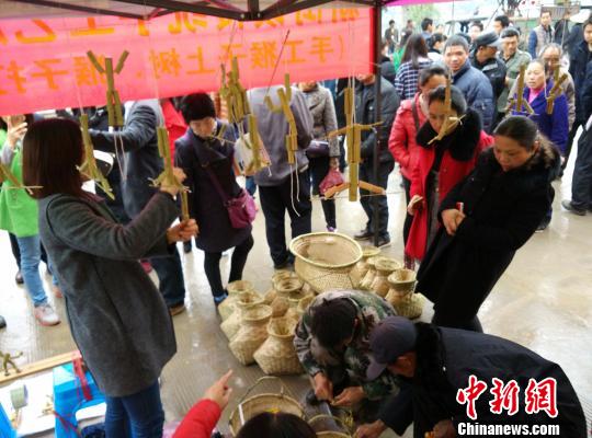 桂林千年农具节“变脸”现代旅游购物节